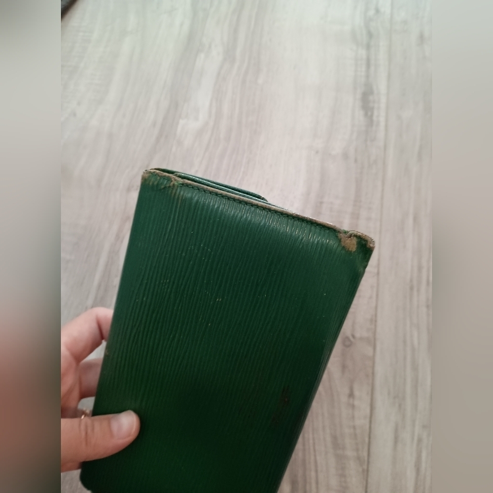 Louis Vuitton Green Epi Long Wallet - Picture 8 of 16